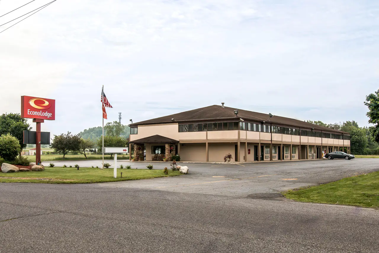 Hotels Near I-94 Paw Paw MI
